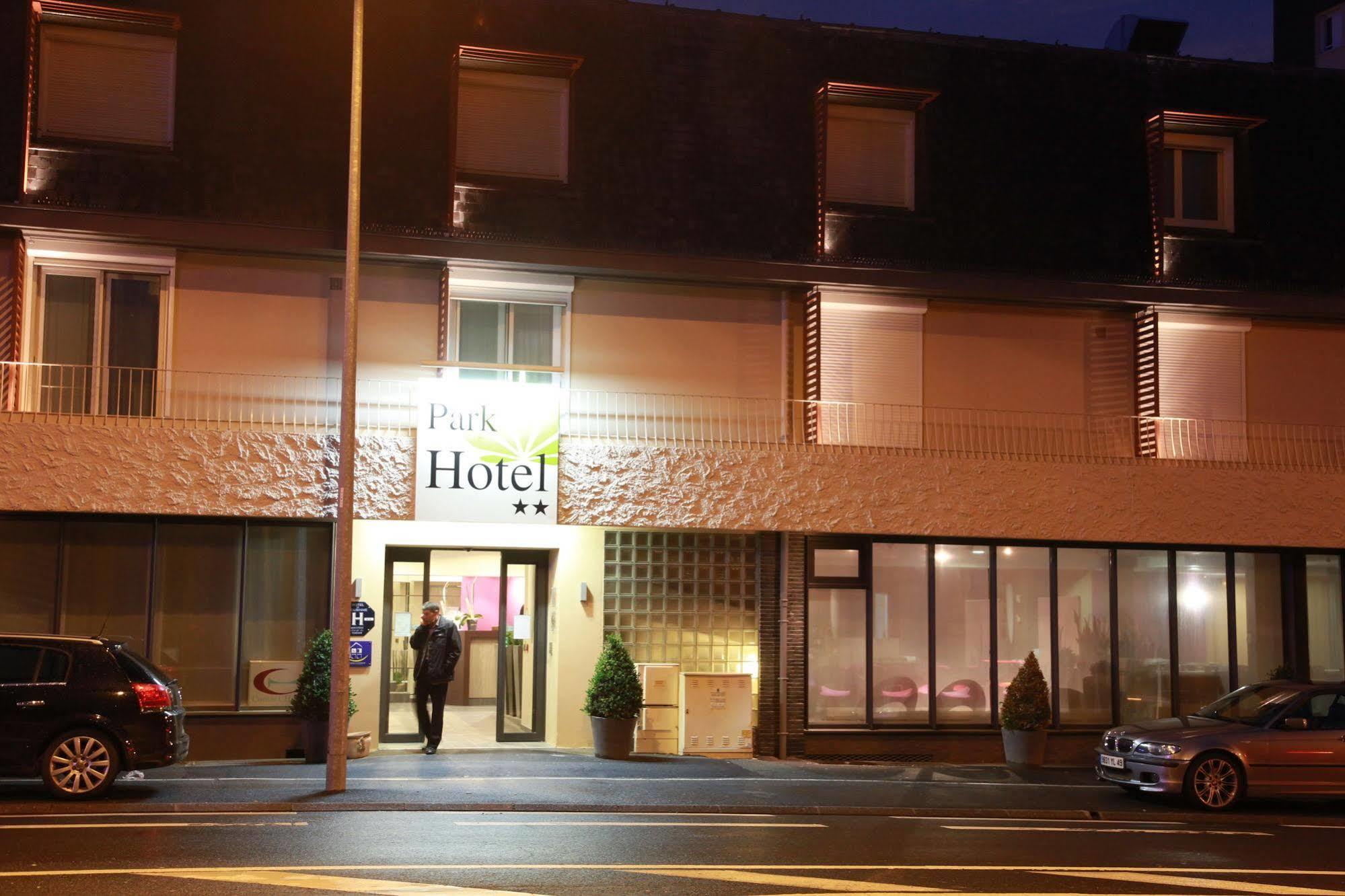 Park Hotel & Appartements Cholet Esterno foto