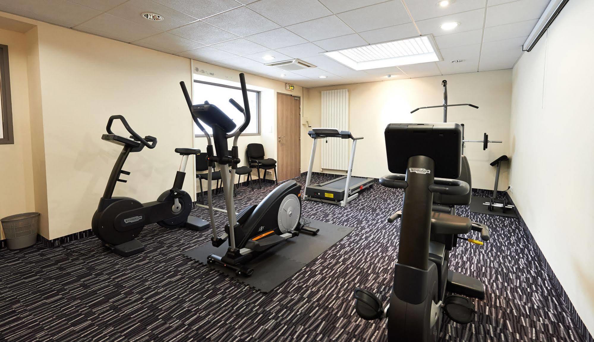 Park Hotel & Appartements Cholet Esterno foto